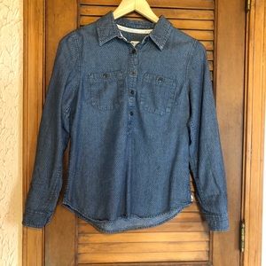 Toms 1/2 button down denim top. Size small